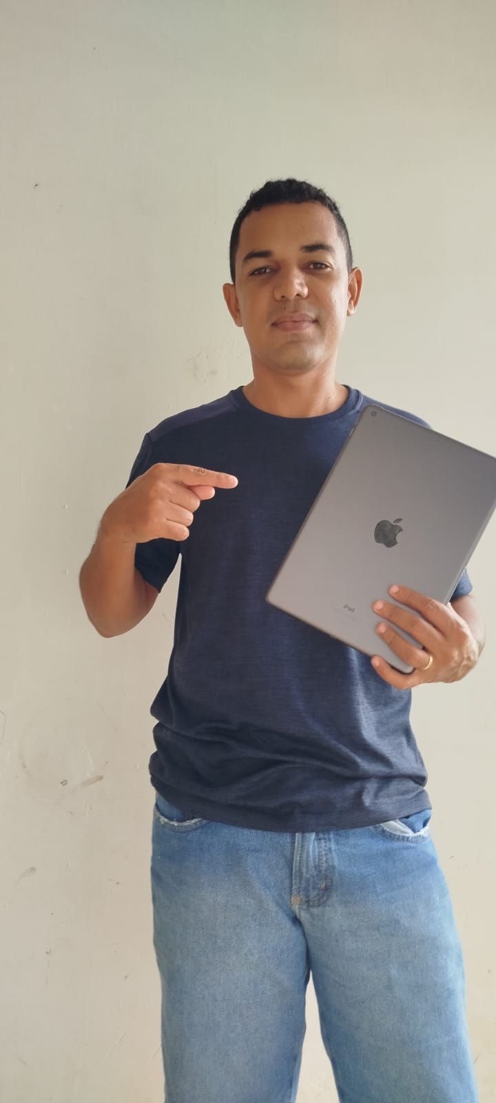 Bruno Marques, da UFRPE, recebeu seu iPad.